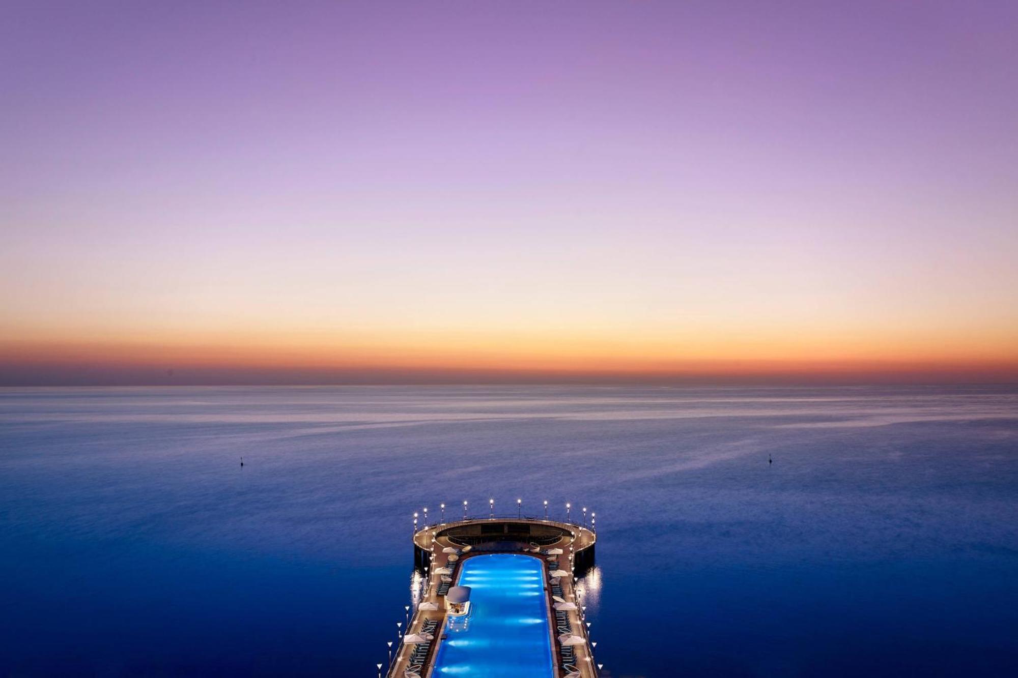 Paragraph Resort & Spa Shekvetili, Autograph Collection Ngoại thất bức ảnh The pier at sunset