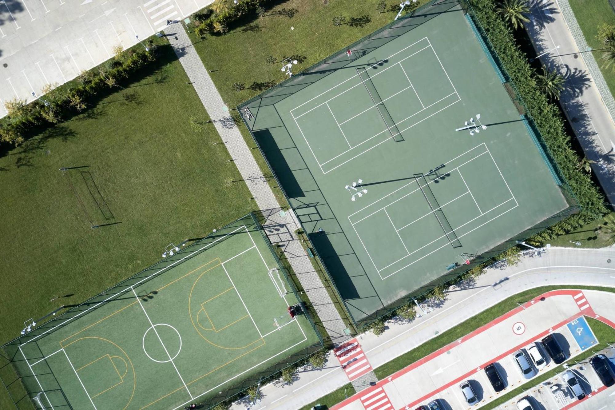 Paragraph Resort & Spa Shekvetili, Autograph Collection Ngoại thất bức ảnh Tennis courts at the University of Miami